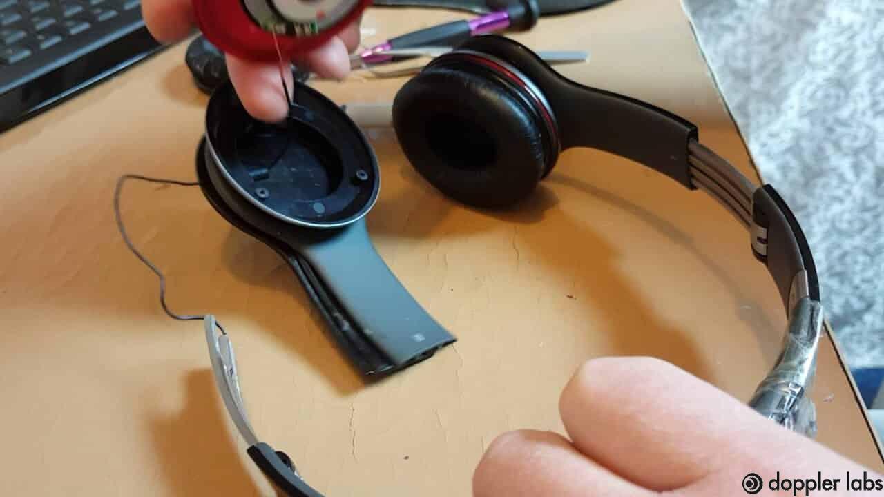fix wireless Bluetooth Headphones When Only Working On One Side 